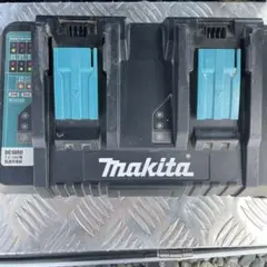 ま*こ様 送料込みMAKITA 2口急速充電器 動作確認済み 足場 架設 解体 