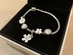ホワイトフラワー & ハートチャーム ブレスレット Pandora 互換