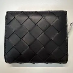 【国内正規】BOTTEGA VENETA 二つ折り財布 775546 黒 箱付のサムネイル