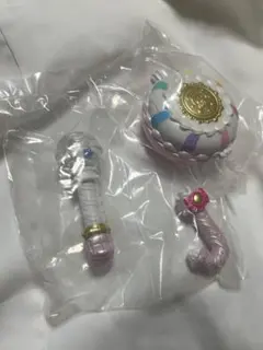 キラキラプリキュアアラモード　ガチャガチャ　2点　キャンディロッド　コンパクト