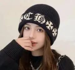 ロゴ入り　ニット帽　ビーニー帽　男女兼用　フリーサイズ　ブラック