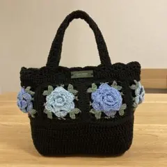 黒 かぎ針編み 濃淡ブルーバラモチーフトートバッグ