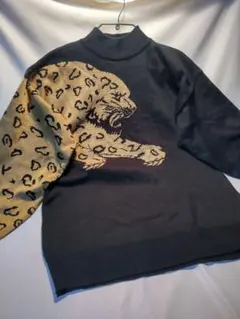 レオパード柄ハイネックセーター