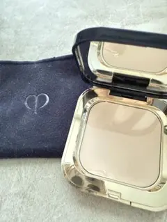 【新品同様】クレドポーボーテ プードルコンパクトエサンシエルn