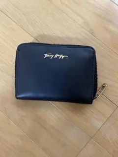 Tommy Hilfiger 黒 二つ折り財布