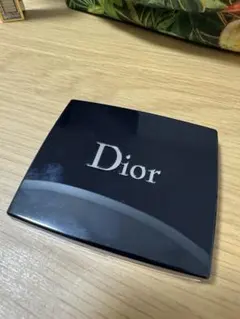 Dior サンククルールクチュール 879 アイシャドウ