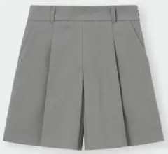 タックショートパンツ