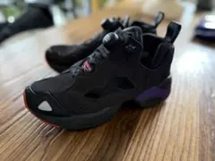 リーボック　INSTA PUMPFURY ブラック　パープル　23.5cm