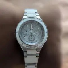 G-SHOCK ホワイト 腕時計 お値下げ交渉あります。のサムネイル