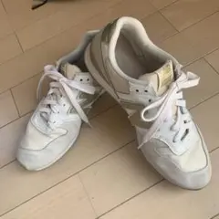 New Balance スニーカー ホワイト/ベージュ　24.5