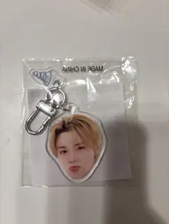 treasure ドヨン 顔アクキー