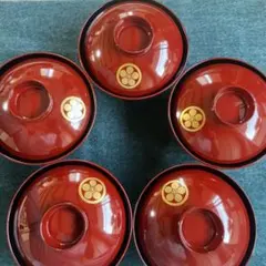 ≪値下げ≫漆器 椀、蓋付き 5個セット 赤黒 金色梅鉢紋入り