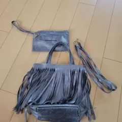 GENUINE LEATHER フリンジ付きシルバーショルダーバッグ