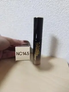 値下げました!MACスタジオ ラディアンス 24HR ルミナスリフト コンシーラのサムネイル