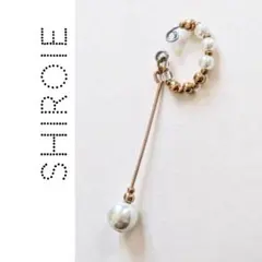 ゴールド/揺れるモダンパール　調節可能ハンドメイドイヤーカフ