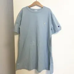 チャンピオン　水色ワンピース　１３０サイズ