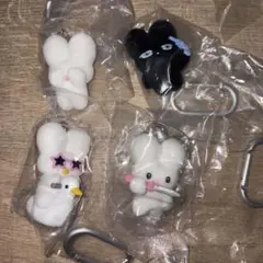 【beco+81】しりみみうさぎ ダイカットラメアクキー 5種セット beco+81 しりみみうさぎ ダイカットラメアクキー アクリルキーホルダー