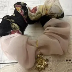 《yuri様専用》ɴᴇᴡハンドメイドシュシュ シックな薔薇×苺みるく