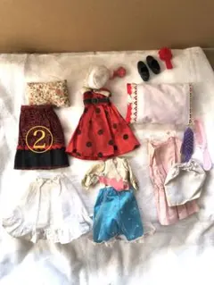 タカラ製バービージェニー人形の洋服や小物です。オリジナルドレス。