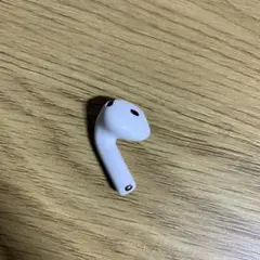 美品 AirPods 第4世代 右耳 A3050 Apple 右 - メルカリ
