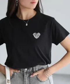 Riberry リベリー ハートロゴラメ刺繍コンパクトTシャツ