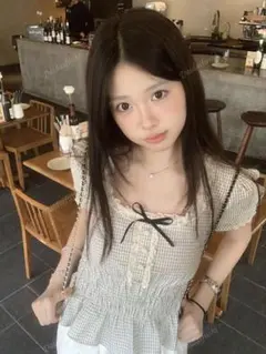 レトロスタイル ギンガムプリント フレアウエスト レースパフスリーブブラウス