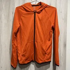 オレンジ フード付きパーカー