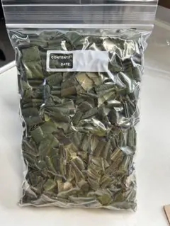 農薬を使ってない　枇杷の葉　ビワの葉　乾燥　古葉　洗い　カット100gのサムネイル