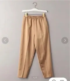 BY ポリエステルサテンギャザーテーパードパンツ