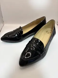 Fin エナメル ローファーパンプス 黒 23.5cm 2.5cmヒールのサムネイル