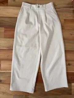 しまむら　choco タックカーブ ワイドパンツ　白　L
