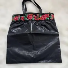 【FEILER】 黒 薄手トートバッグ 花柄刺繍