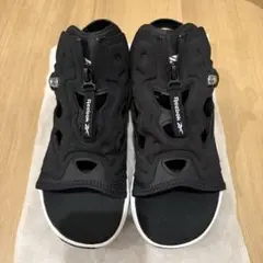 インスタ ポンプフューリーサンダルジップ