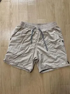 ナイキ　水陸両用ハーフパンツ