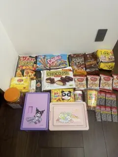 お菓子、袋麺まとめ売り（お菓子ボックス付き）