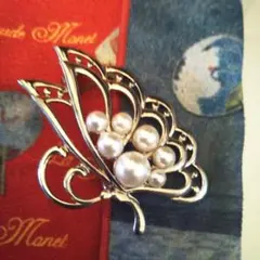 値下げ！新品　シルバーパール蝶ブローチ