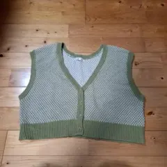 オリーブグリーン Vネック ニットベスト