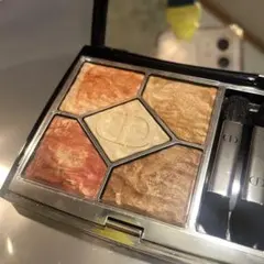 Dior アイシャドウ　サンククルールクチュール759デューン