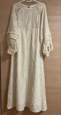 Lily Brown フラワー刺繍 ワンピース アイボリー