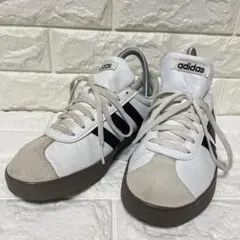 adidas アディダス スニーカー23.0cm ホワイト×ブラウン ガムソールのサムネイル