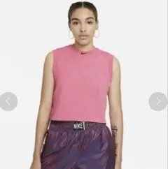 ピンク タンクトップ