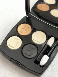 【限定】シャネル レキャトルオンブル No.5