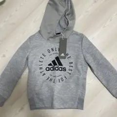 新品☆adidas パーカー120㎝☆グレー
