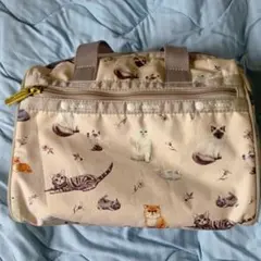 LeSportsac 猫柄 ミニサイズボストンバッグ（ショルダー紐無し）のサムネイル
