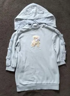 メゾピアノ　ライトブルー クマ刺繍 フード付きパーカー