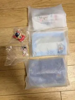 ガチャセット（ポーチ＋フィギュア＋キーホルダー）