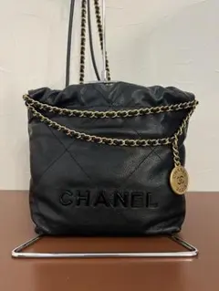 ⭐️ CHANEL シャネル　22ミニ　キャビアスキン　ショルダーバッグ　バッグのサムネイル