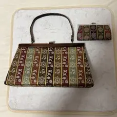 和装用バッグと小銭入れ