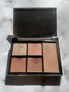 SNIDEL アイシャドウパレット 6色 ベージュ系　フェイススタイリスト01