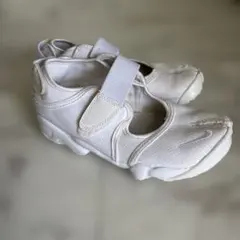 NIKE スニーカーエアリフト DV2926-300 25センチ 足袋 - メルカリ